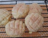 Foto langkah ke 12 dari resep Roti Melon Dorami.