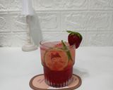 Foto langkah ke 4 dari resep Strawberry Mojito 🍓🍸.