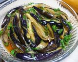 A picture of step 2 of [Farmhouse Recipe] Chinese-Style Chilled Steamed Eggplants.