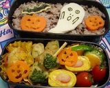 A picture of step 7 of Halloween Jack-o-Lantern made from Carrots.