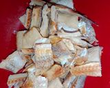 Foto langkah ke 1 dari resep Tumis ikan gabus asin cabe ijo.