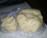 A picture of step 4 of Cake with jam and grated dough.
