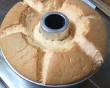 A picture of step 10 of Sakura-Flavored Chiffon Cake.