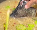 Foto langkah ke 5 dari resep Sup Kepala Ikan Kakap.
