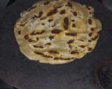 A picture of step 5 of Haray lehsan wali Karhi aur bajray ki roti.