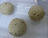 A picture of step 3 of Milk Tea Bagel.