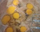 Foto langkah ke 3 dari resep Kue Sarang Semut atau Kue Bolu Karamel.