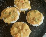 A picture of step 3 of Bread coin toast.