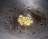 Foto langkah ke 2 dari resep Sup Oyong Telur Wortel.