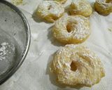 Hình bước làm 8 của món Le zeppole ( bánh choux chiên)