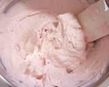 A picture of step 12 of Decorated Strawberry Cupcakes.