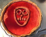 Une image de l'étape 9 de Tarte « skull » fruits rouges (du jardin) et citron pâte brisée rose.