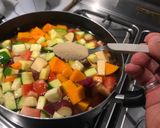 Foto del paso 2 de la receta: Technicolor II(sopa de vegetales varios)