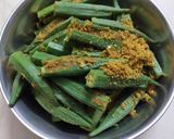 A picture of step 3 of Stuffed Kurmuri Bhindi Shallow fry.