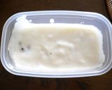 A picture of step 4 of Rum Raisin Ice Cream with Marshmallows.