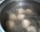 Foto langkah ke 2 dari resep *Sup Bola-Bola Ayam*.