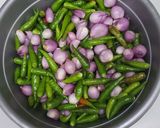 Foto langkah ke 1 dari resep Sambal Bawang Cabai Ijo Extra Pedas.