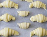 A picture of step 16 of Crispy Croissants.