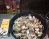 Foto del paso 1 de la receta: Pasta con chorizo y berberechos