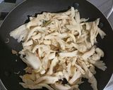 Foto langkah ke 2 dari resep Tahu Goreng Isi Bayam Jamur Pedas.