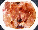 Foto del paso 1 de la receta: Chuletas de cerdo con glaseado de Teriyaki