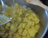 Foto del paso 2 de la receta: Sopa de almejas y patata
