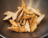 A picture of step 1 of ［Vegetarian] Fried Burdock Root with Sweet-Salty Sauce and Sesame Seeds.