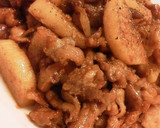 A picture of step 11 of Stir Fried Pork, Shimeji Mushrooms and King Oyster Mushrooms with Oyster Sauce.