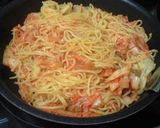 A picture of step 3 of Ultra-Easy Kimchi Yakisoba Noodles.