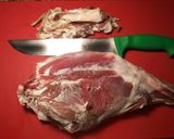 Foto del paso 1 de la receta Cordero con especias exóticas y salsa de cebollas y pasas