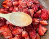 Foto langkah ke 2 dari resep Selai Strawberry.