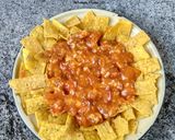 Foto langkah ke 3 dari resep Nachos Simple.