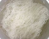 Foto langkah ke 2 dari resep Bihun goreng sederhana.