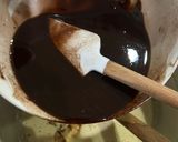 Foto langkah ke 4 dari resep Shiny Brownies Cadbury Choc.