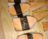 รูปขั้นตอนการทำที่ 5 ของ ซูชิแซลมอนย่าง (Grilled Salmon Sushi)