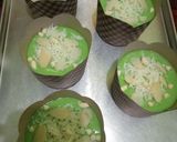 Foto langkah ke 4 dari resep Muffin Pandan Keju (w.20).
