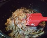 A picture of step 4 of Mushroom Sour Cream Spaghetti.