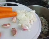 Foto del paso 3 de la receta: Fabes con calamar de potera ricas y fáciles de la brigada espartana