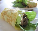 A picture of step 8 of Lettuce and Mushroom Rice Flour Crepes.