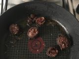Lasaña de pasta y calabacín con chorizo criollo y habitas baby