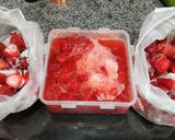 A picture of step 2 of Frozen strawberry.