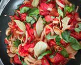 Foto del paso 4 de la receta: Pasta con salsa de tomate