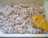 A picture of step 4 of Yukari-Seasoned Easy Chirashi Sushi with Salmon Flakes.