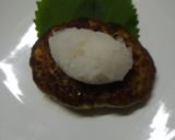 A picture of step 5 of Tofu Hamburger Steaks with Refreshing Grated Daikon Radish on Top.
