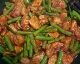 รูปขั้นตอนการทำที่ 4 ของ ผัดพริกแกงไก่