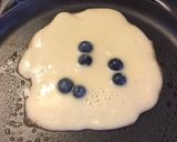 Foto del paso 3 de la receta: Hot cakes de arándanos