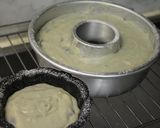 A picture of step 11 of Berry Cheese Angel Cake.