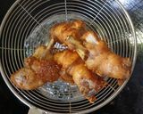 Foto langkah ke 2 dari resep Ayam Goreng Saus Mentega.
