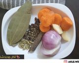 صورة لخطوة 1 من وصفة شوربة البطاطس بالكريمة والفطر لشتاء دافئ