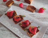 Une image de l'étape 5 de Brochettes de fraises au chèvre/romarin.